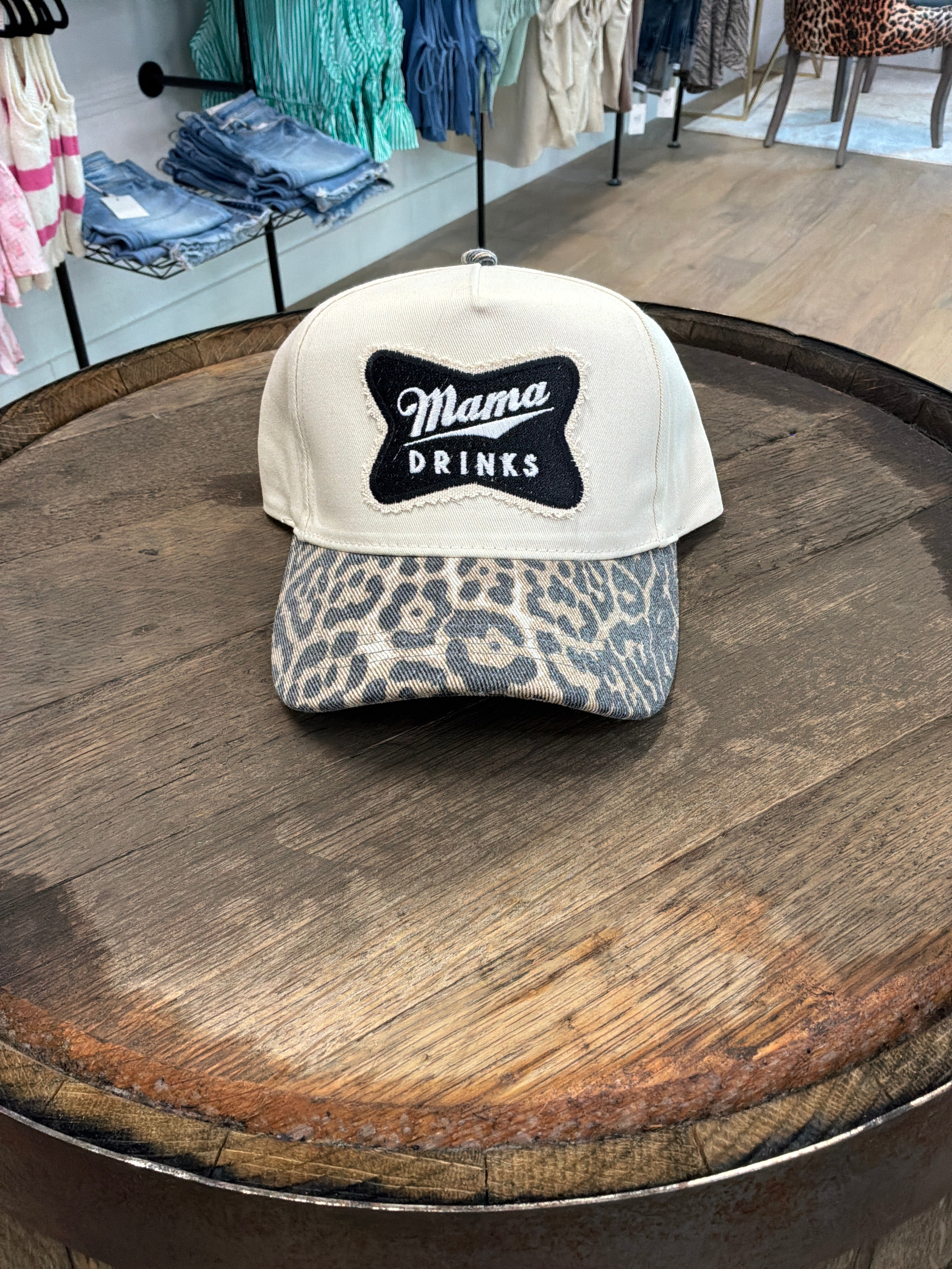 Mama drinks hat