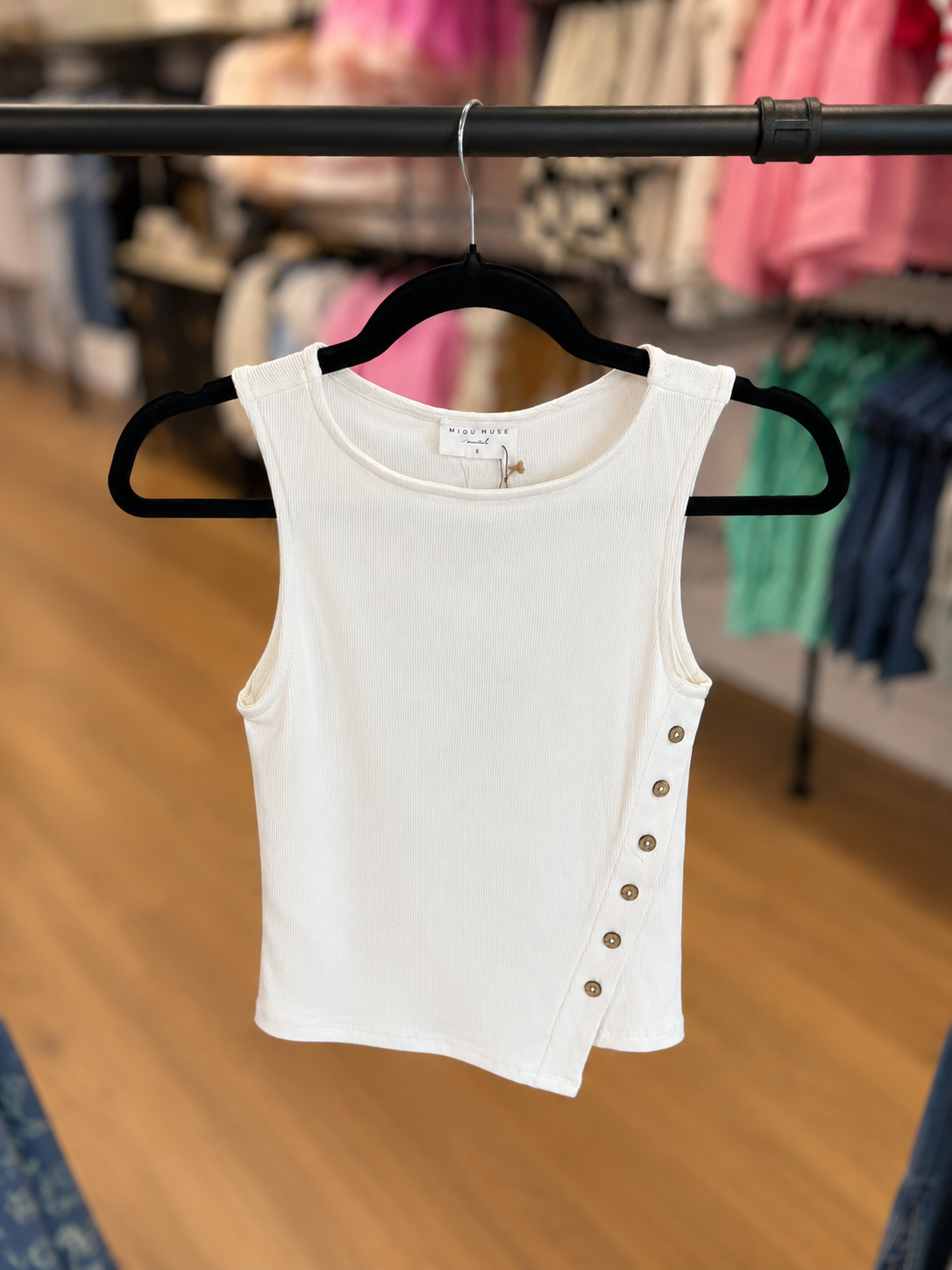 Miou muse button tank